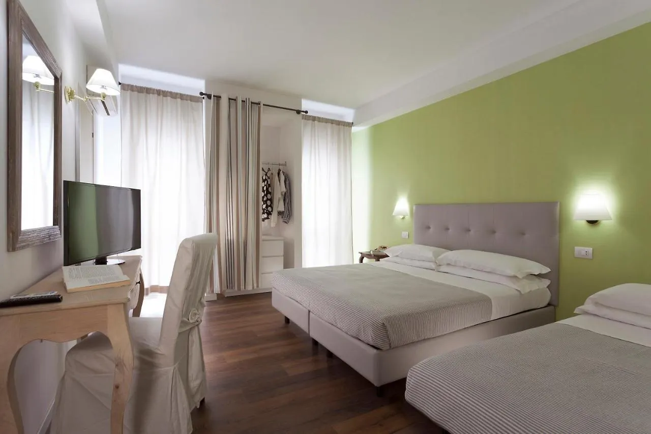 Hotel Corona Riccione 3*,  Itálie