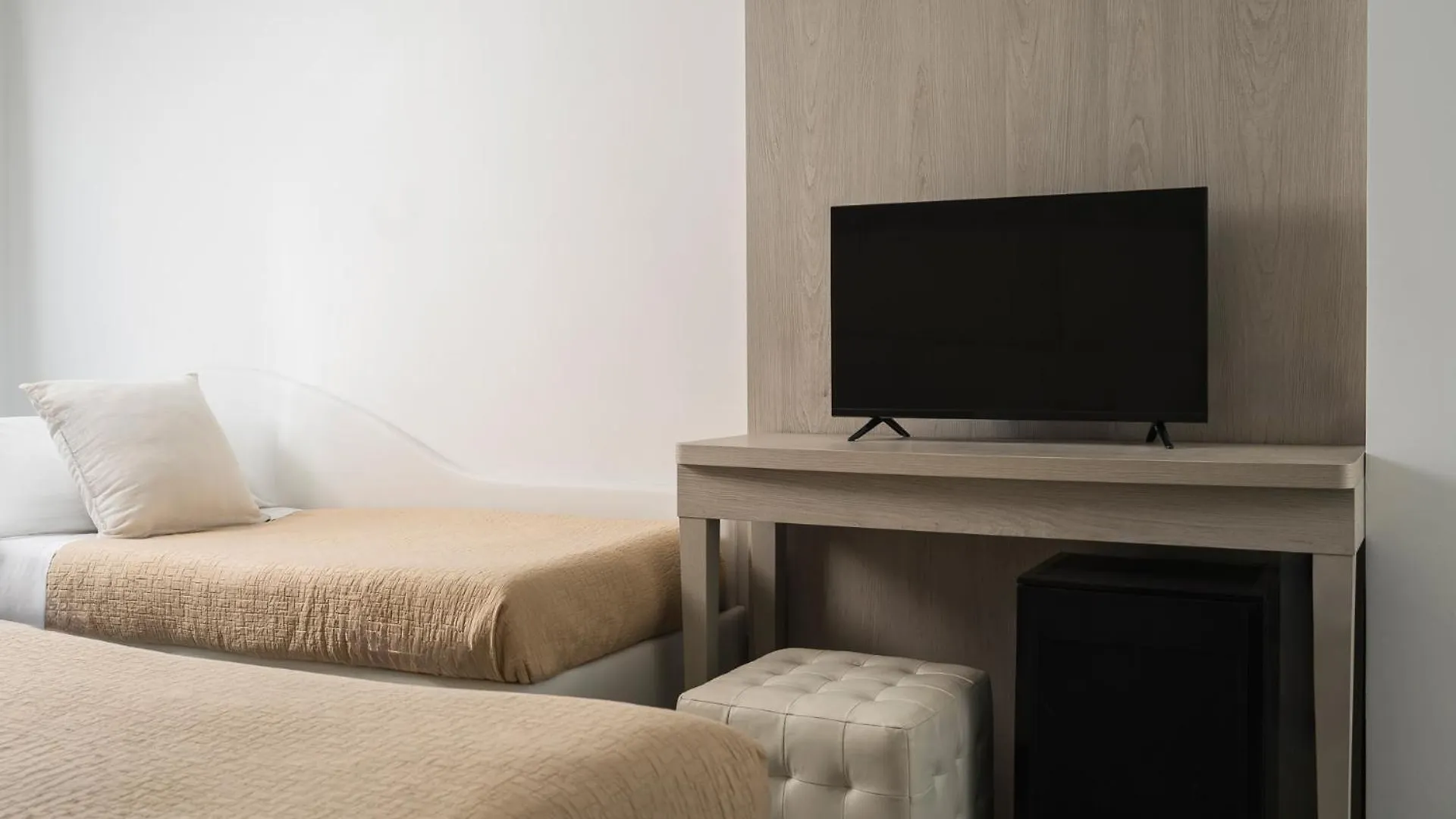 Hotel Corona Riccione 3*,  Italy