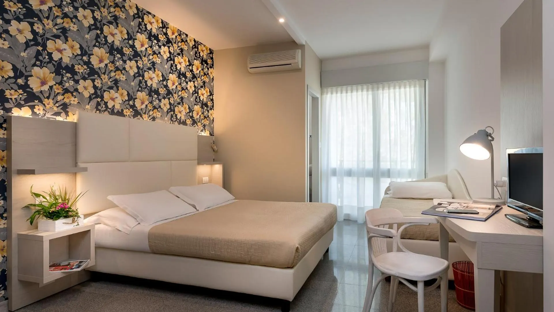 Hotel Corona Riccione Italy