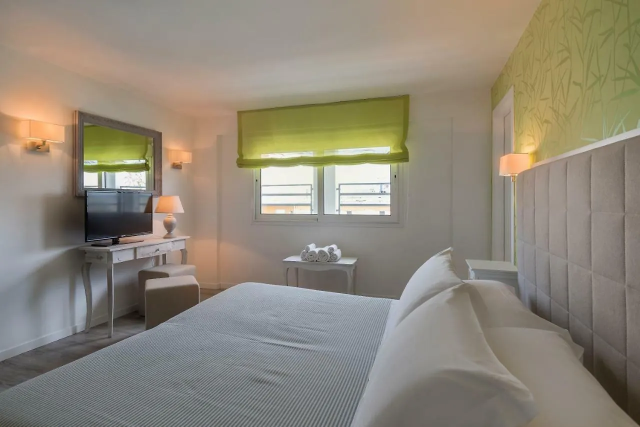Hotel Corona Riccione 3*,  Italy